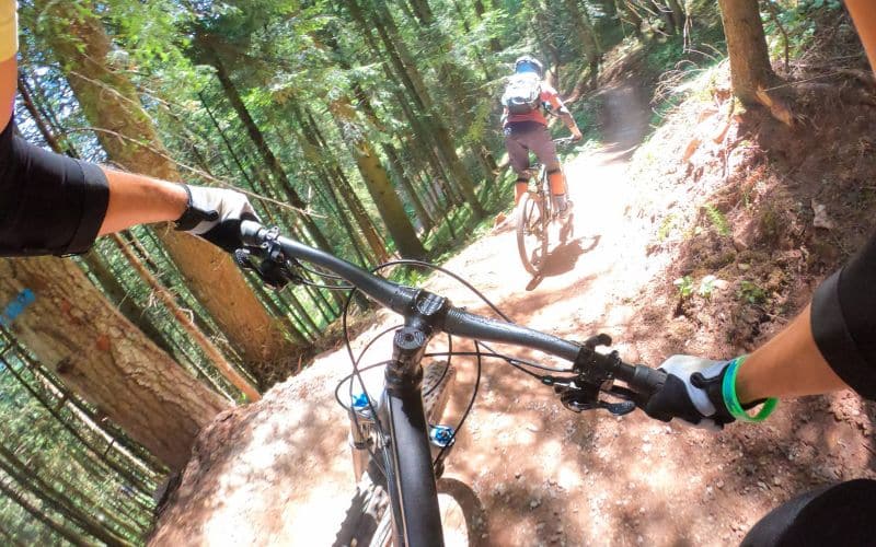 Pourquoi Choisir des Poignées de VTT Ergonomiques : Avantages pour les Cyclistes Transport pourquoi choisir poignees vtt ergonomiques avantages cyclistes 6