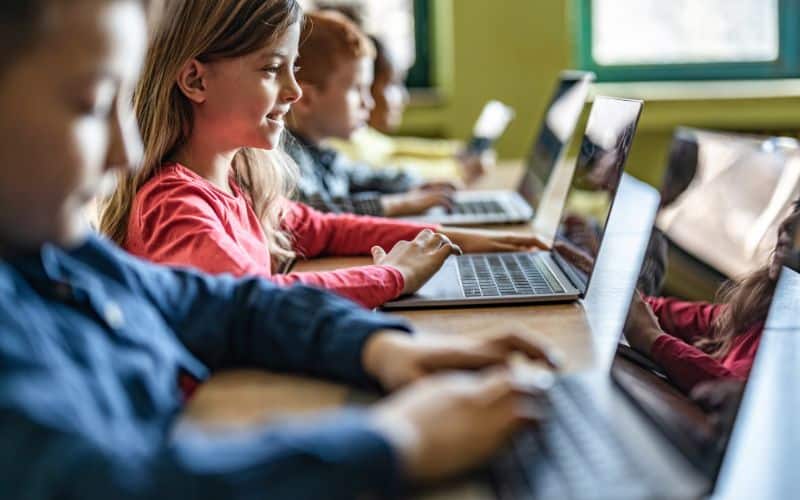Les Avantages des Tapis de Souris Ergonomiques dans le Milieu Scolaire Les Avantages des Tapis de Souris Ergonomiques dans le Milieu Scolaire Bureautique avantages tapis souris ergonomiques milieu scolaire 4