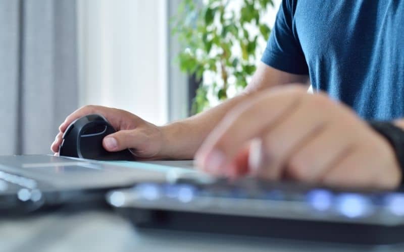 L'Impact des Tapis de Souris Ergonomiques sur la Productivité au Travail L'Impact des Tapis de Souris Ergonomiques sur la Productivité au Travail Bureautique impact tapis souris ergonomiques productivite travail 2