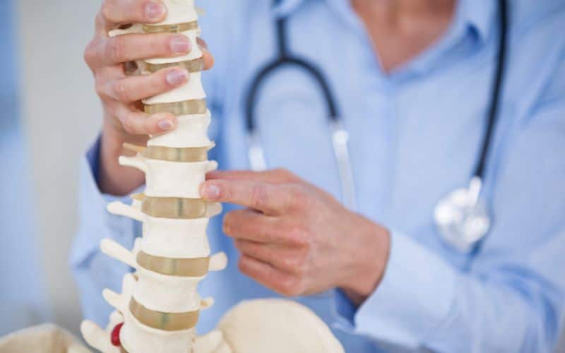 Hernie discale : Diagnostic, symptômes et options de traitement pour une vie sans douleur Hernie discale : Diagnostic, symptômes et options de traitement pour une vie sans douleur Innovation hernie discale diagnostic symptomes options traitement vie sans douleur