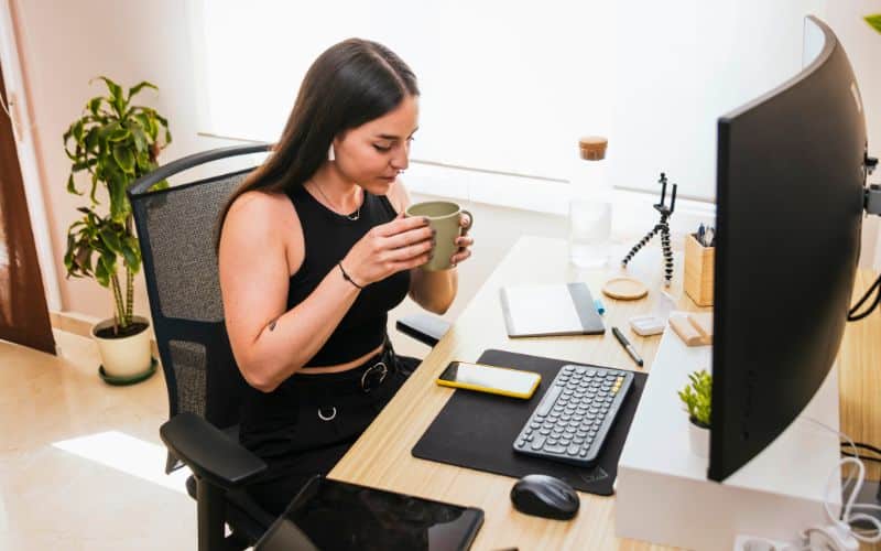 Au-delà du bureau : réinventer le confort pour les télétravailleurs Au-delà du bureau : réinventer le confort pour les télétravailleurs Bureautique, Innovation reinventer confort teletravailleurs 4