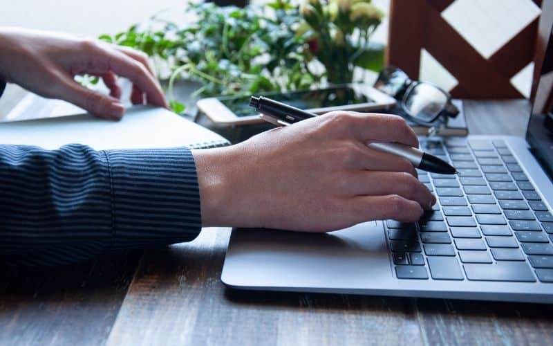 Transformez votre posture sans effort : les clés d’un bien-être durable Transformez votre posture sans effort : les clés d’un bien-être durable Innovation, Bureautique transformez posture sans effort cles bien etre durable 1