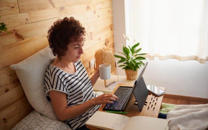 Les impacts du télétravail sur la santé à long terme Les impacts du télétravail sur la santé à long terme Innovation impacts teletravail sante long terme 9